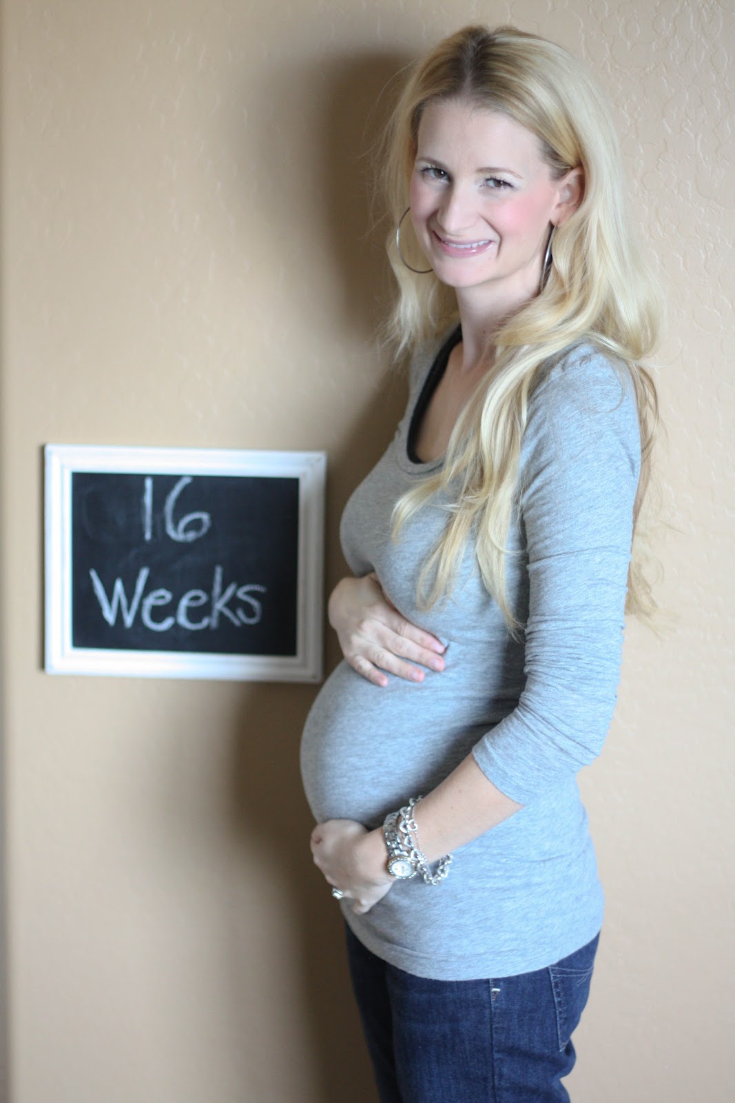 16 Weeks Pregnant Baby Bump