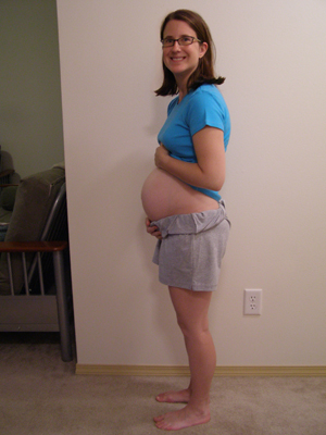 16 Weeks Pregnant Belly Photos