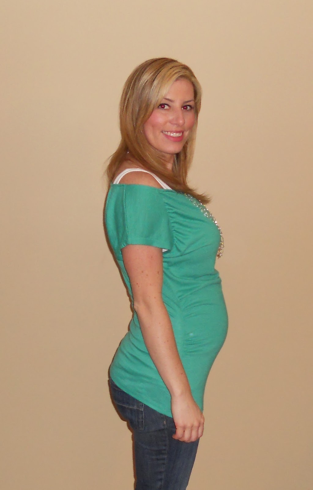 16 Weeks Pregnant Belly Pictures