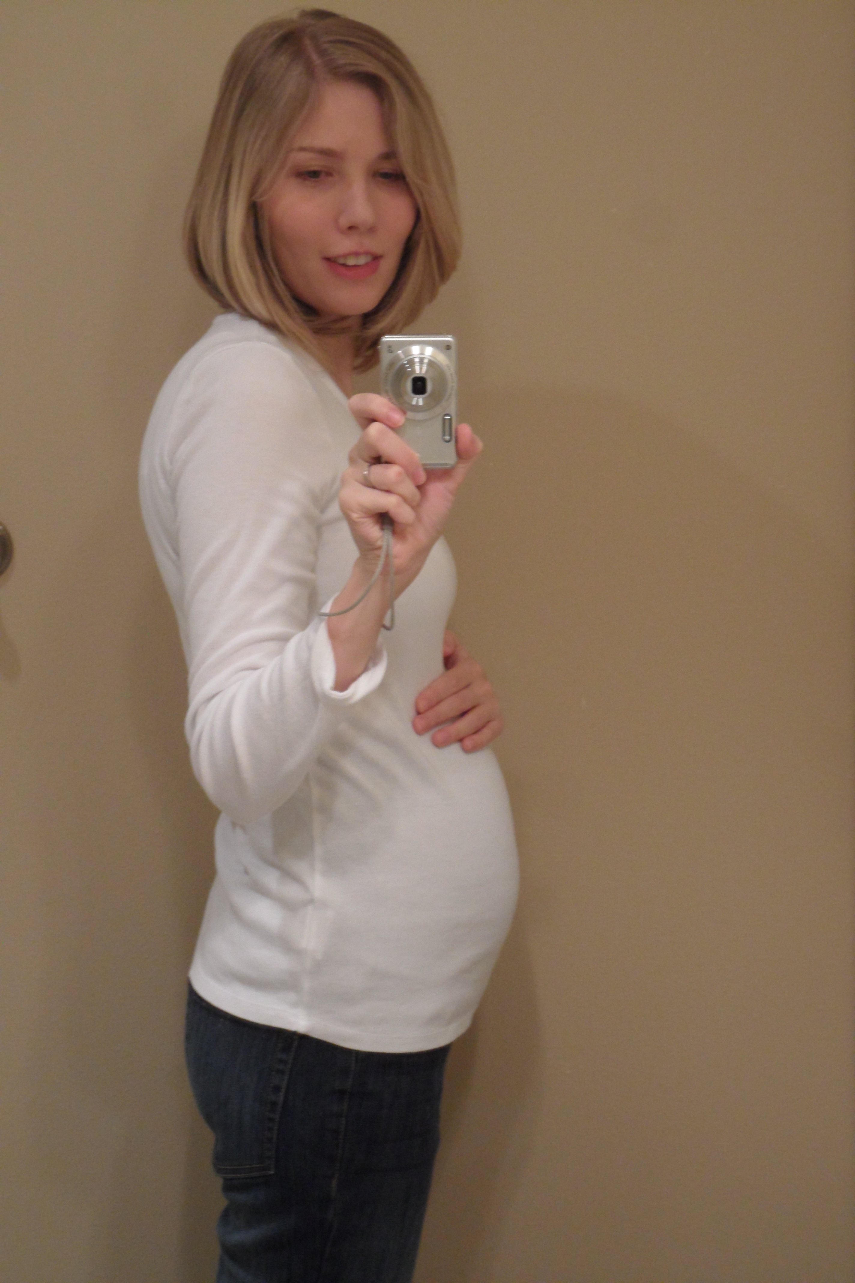 16 Weeks Pregnant Bump