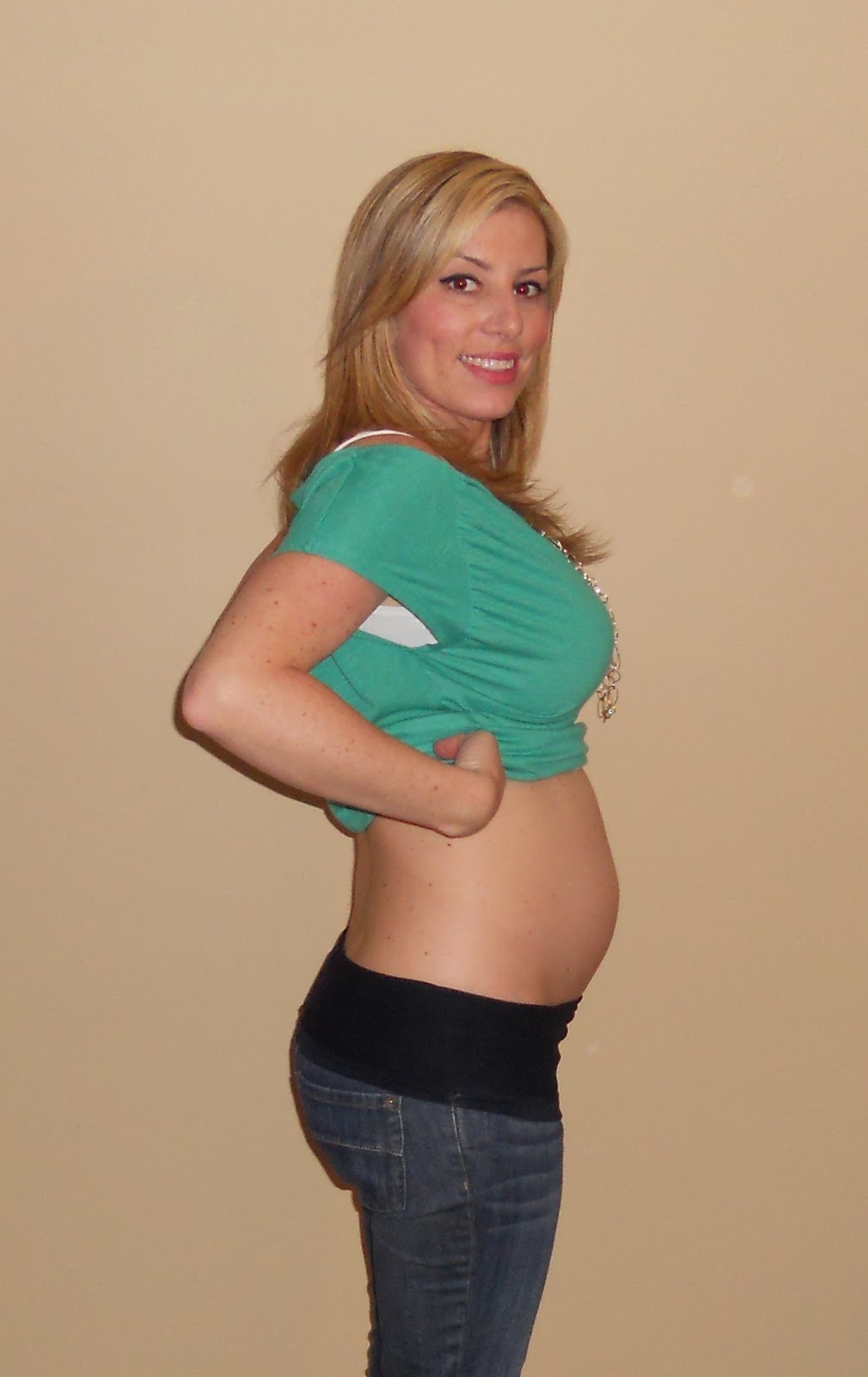 16 Weeks Pregnant Pictures