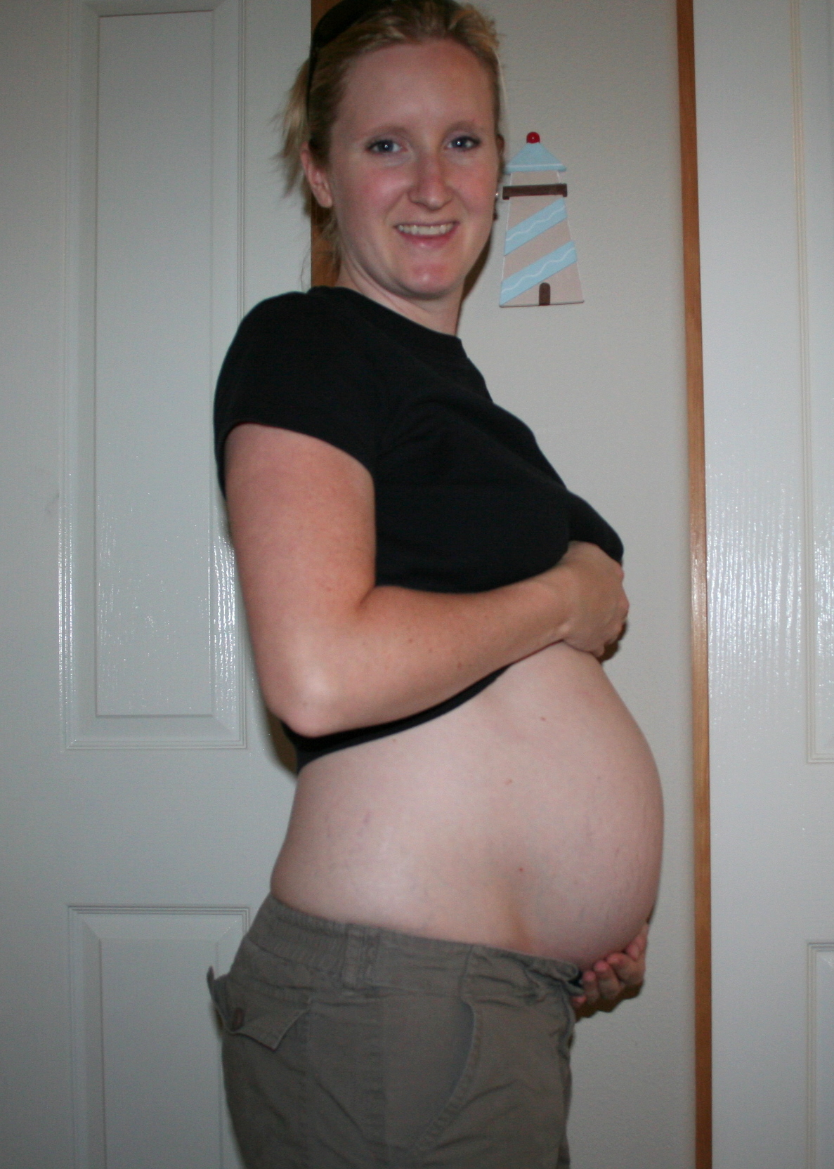 16 Weeks Pregnant With Twins Belly