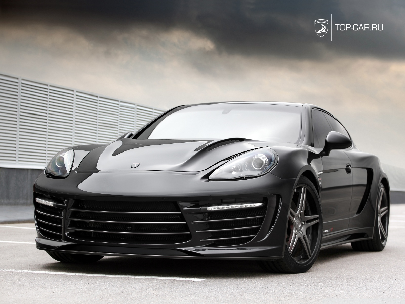 Porsche Panamera.html