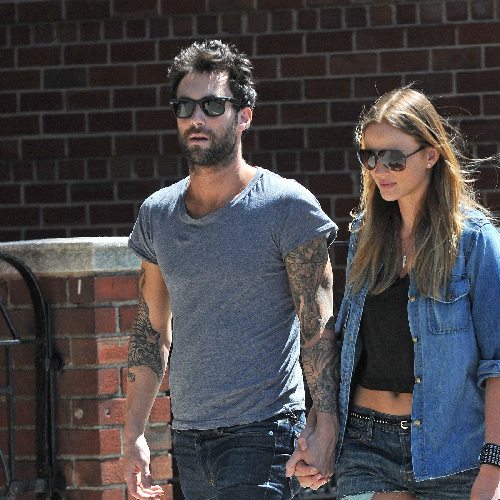 Adam Levine Girlfriend 2009