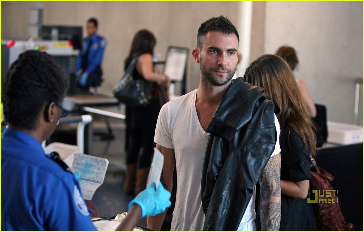 Adam Levine Girlfriend 2009