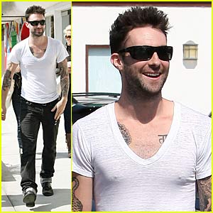 Adam Levine Girlfriend 2009