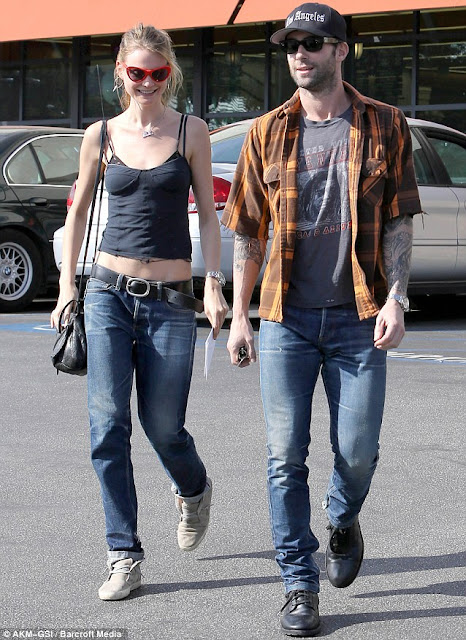 Adam Levine Girlfriend 2013 Behati