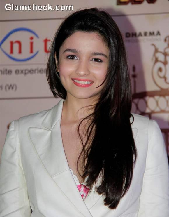 Alia Bhatt Hot Kiss Images