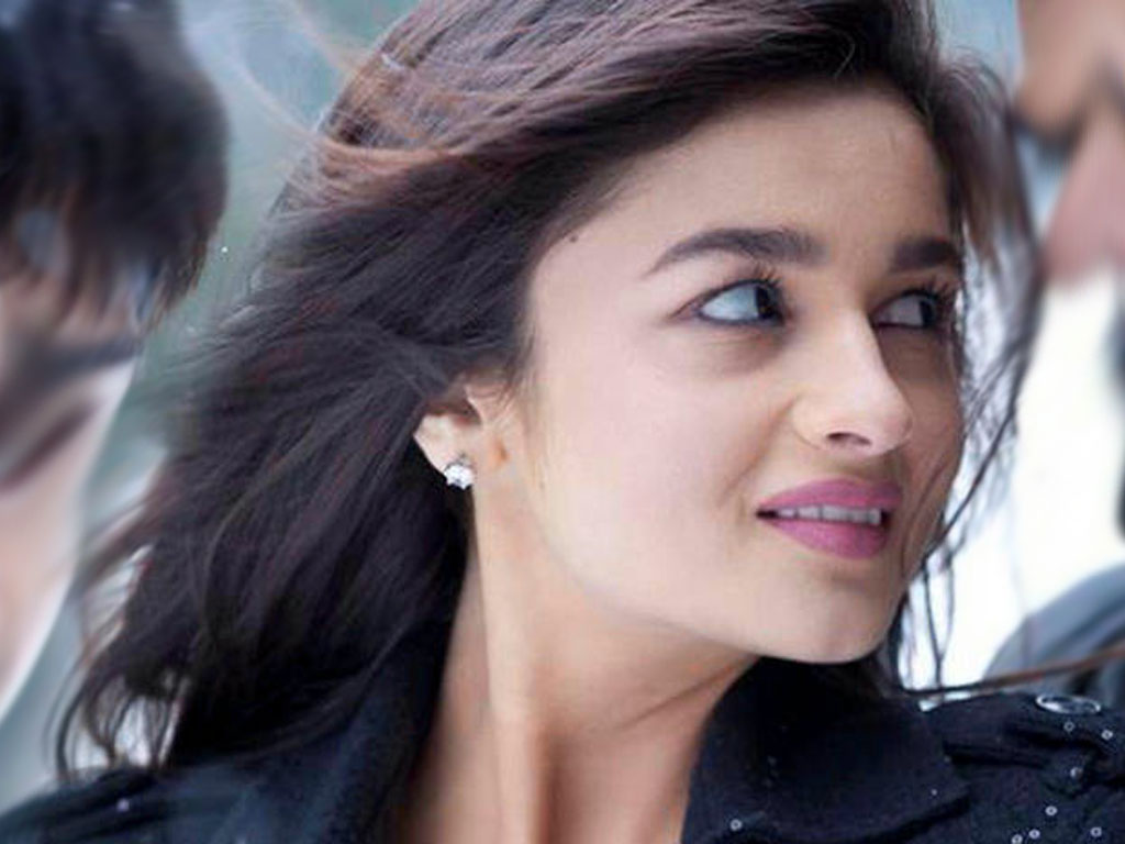 Alia Bhatt In Bikini In Student Of The Year Hd