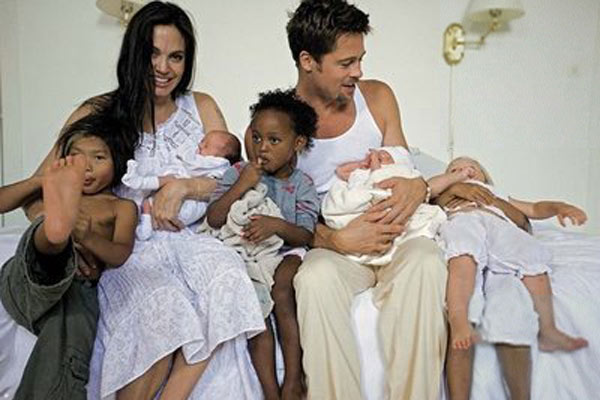 Angelina Jolie And Brad Pitt Family Photos