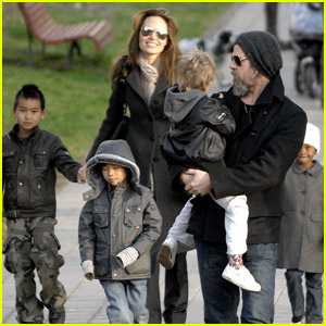 Angelina Jolie And Brad Pitt Family Pictures