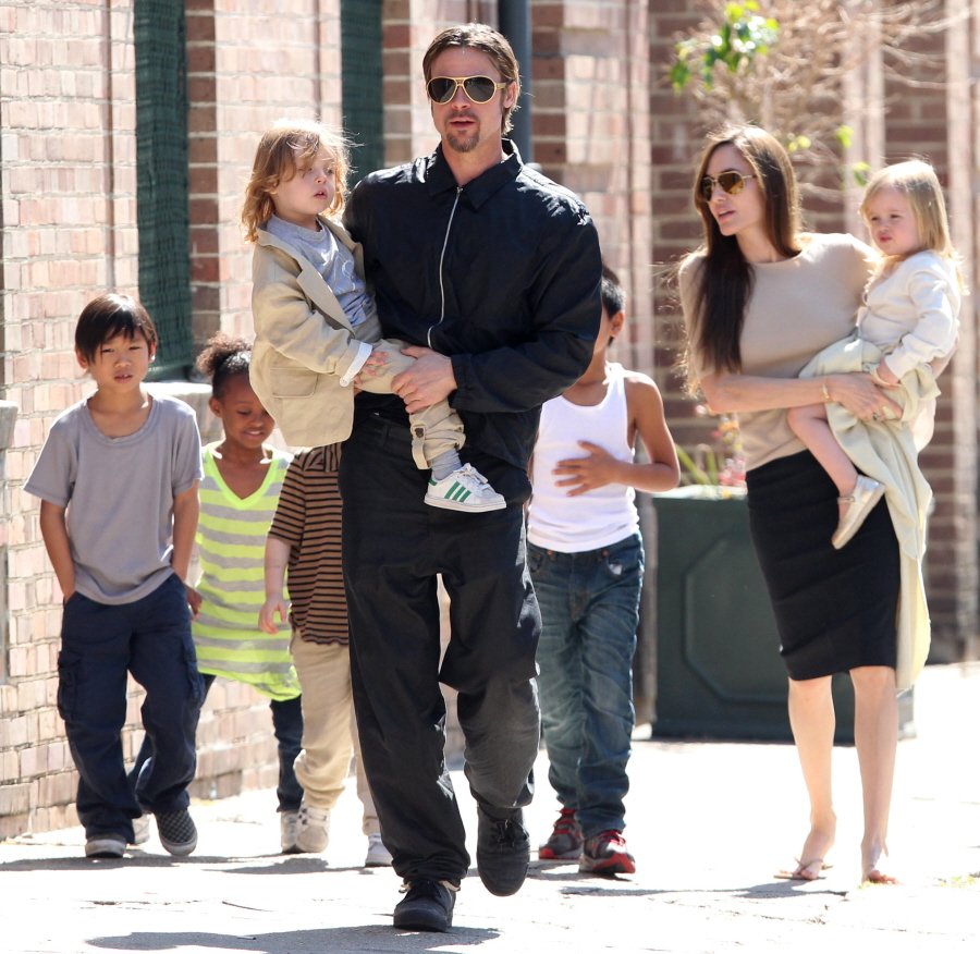 Angelina Jolie And Brad Pitt Kids Pictures