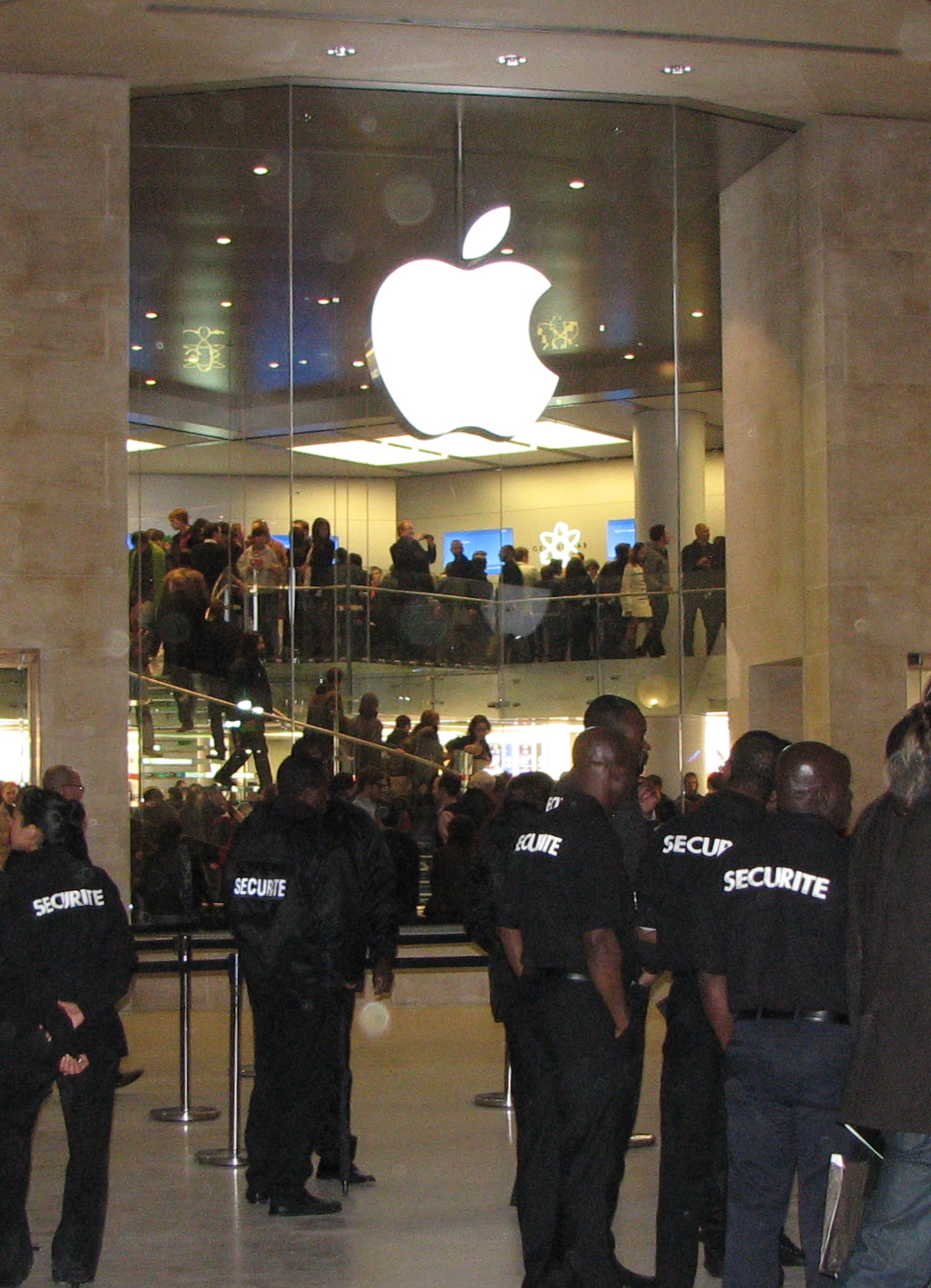 Apple Store Paris Map