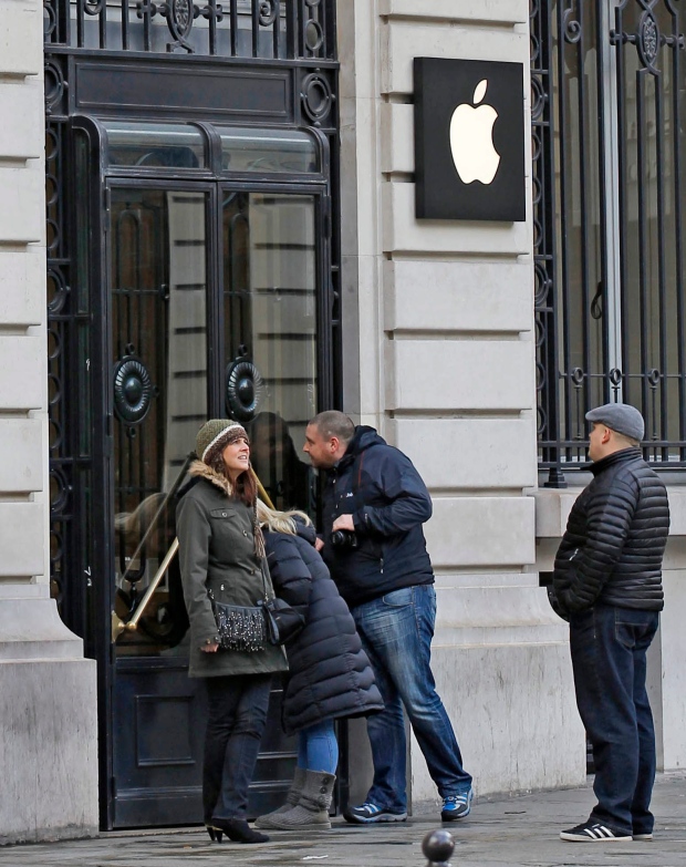 Apple Store Paris Theft