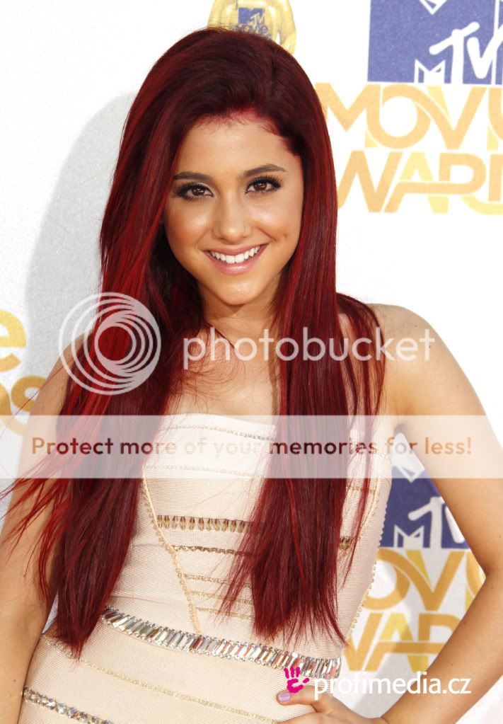 Ariana Grande Victorious 2013