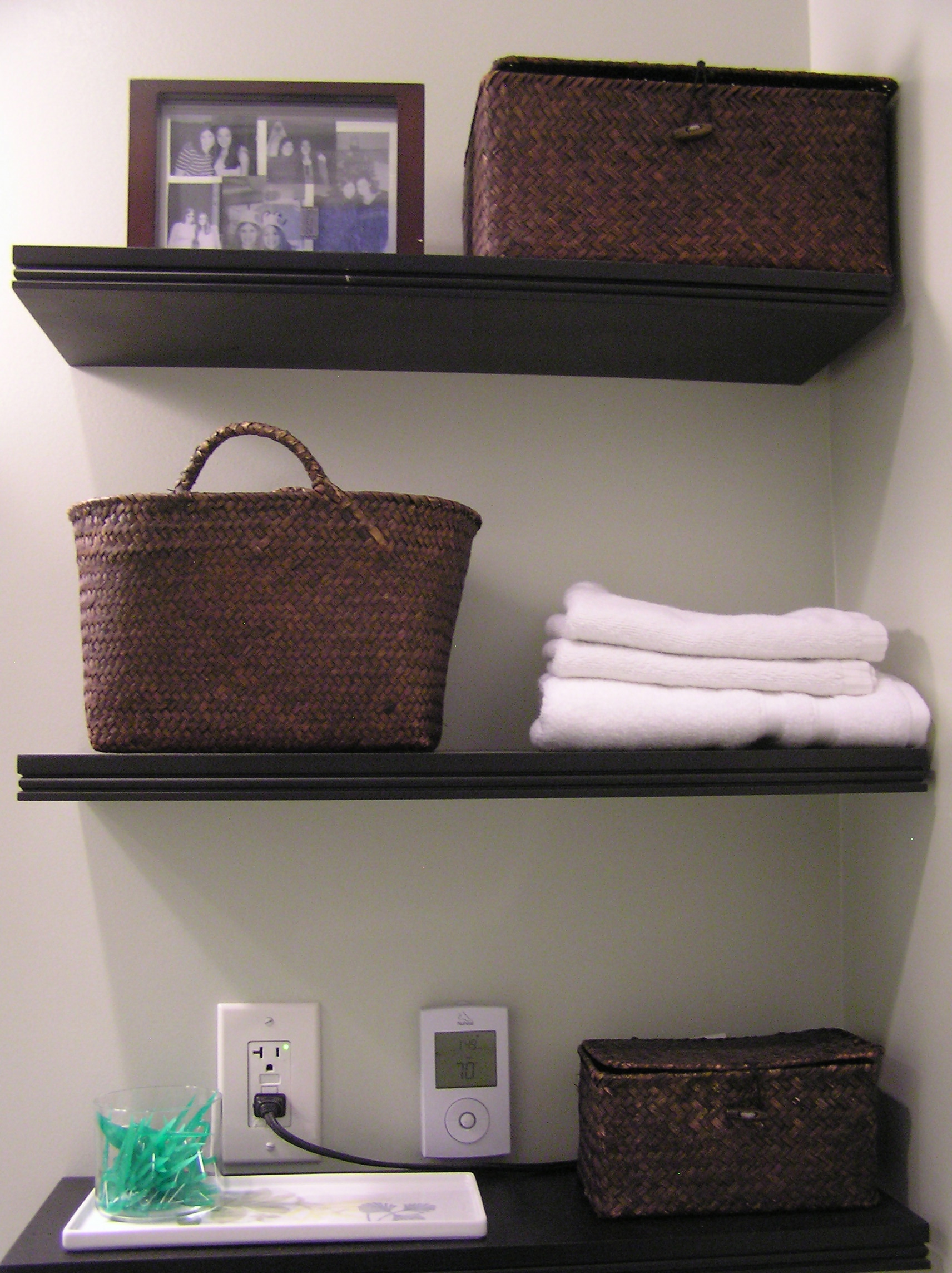 Bathroom Shelves With Baskets