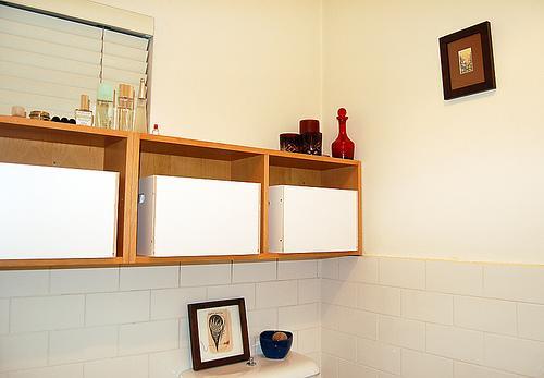 Bathroom Shelves With Baskets