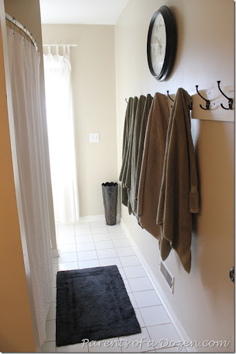 Bathroom Shelves With Hooks