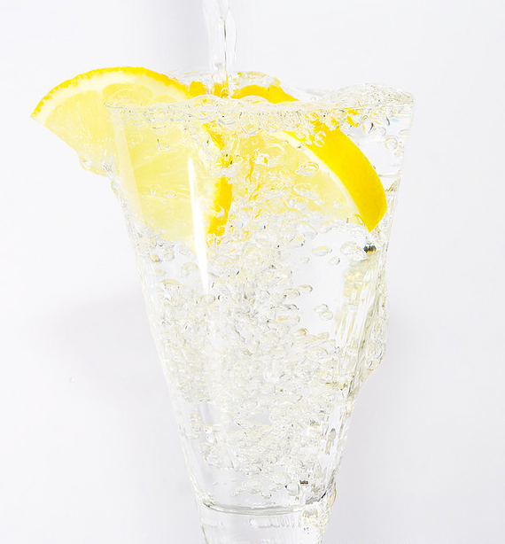 Benefits Of Water With Lemon Slice