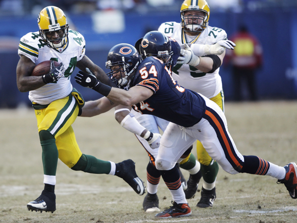 Brian Urlacher Tackle