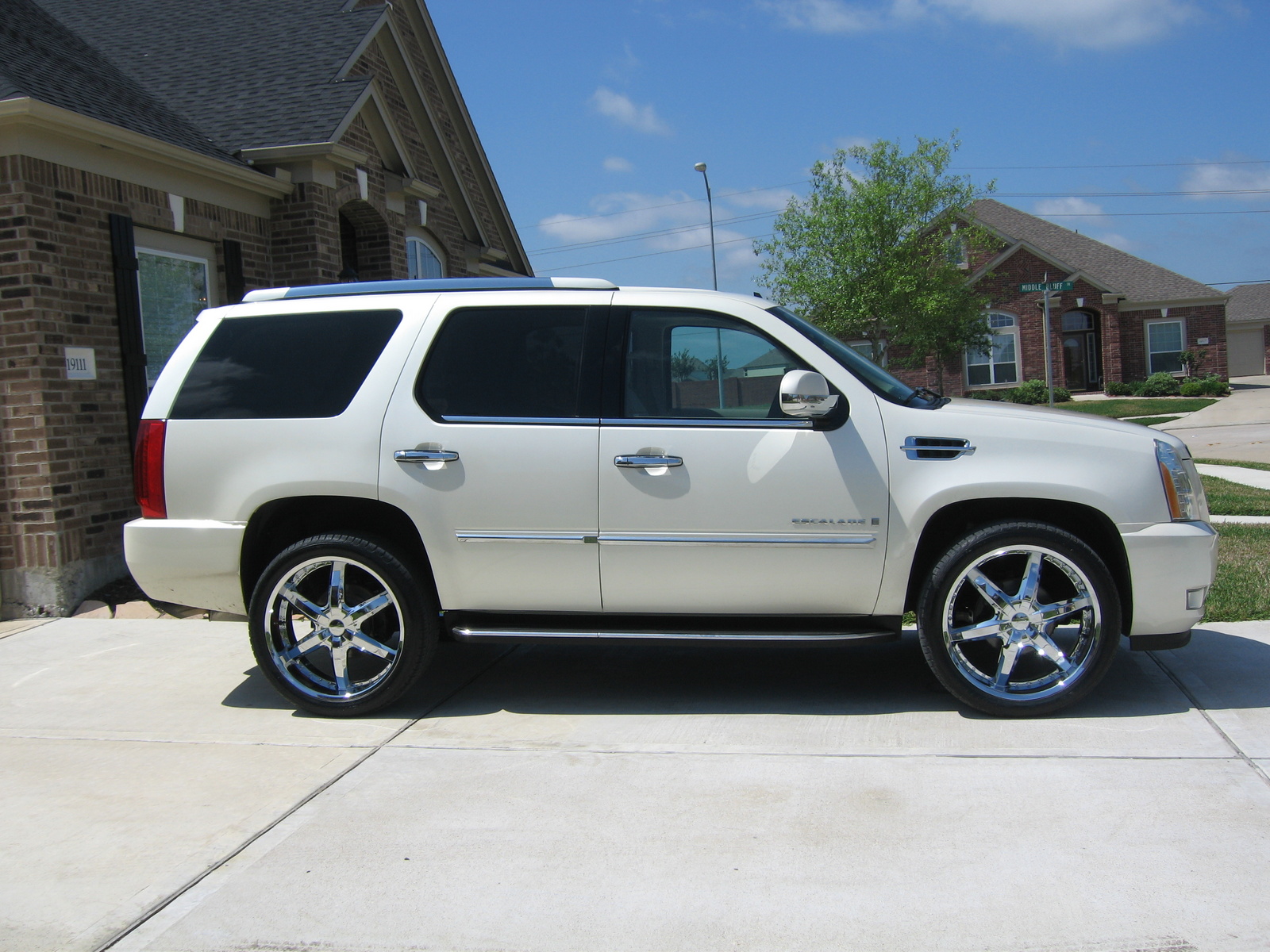 Cadillac Escalade Esv On 26 Inch Rims