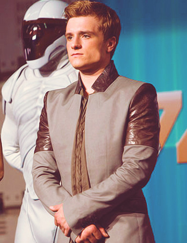 Catching Fire Wallpaper Peeta