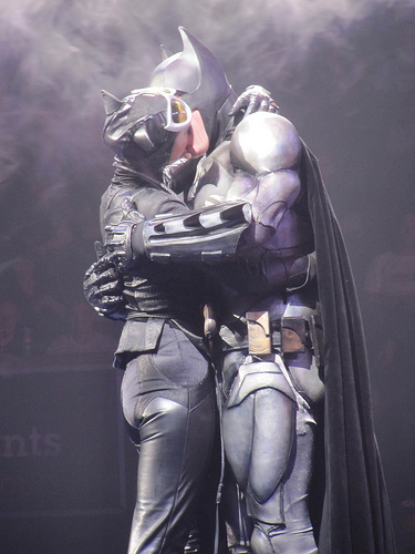 Catwoman And Batman Kiss