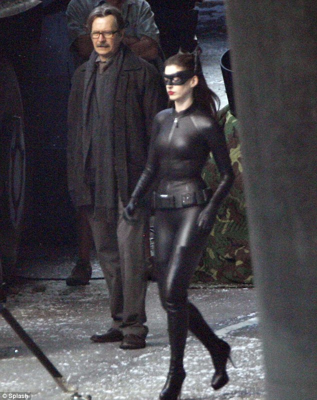 Catwoman Anne Hathaway Outfit