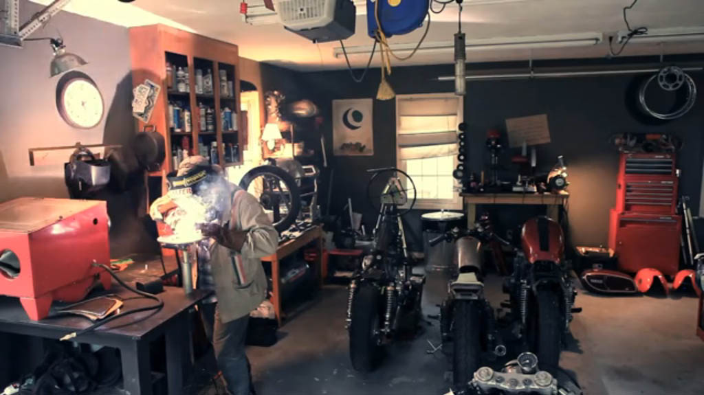 Classified Moto Lamp