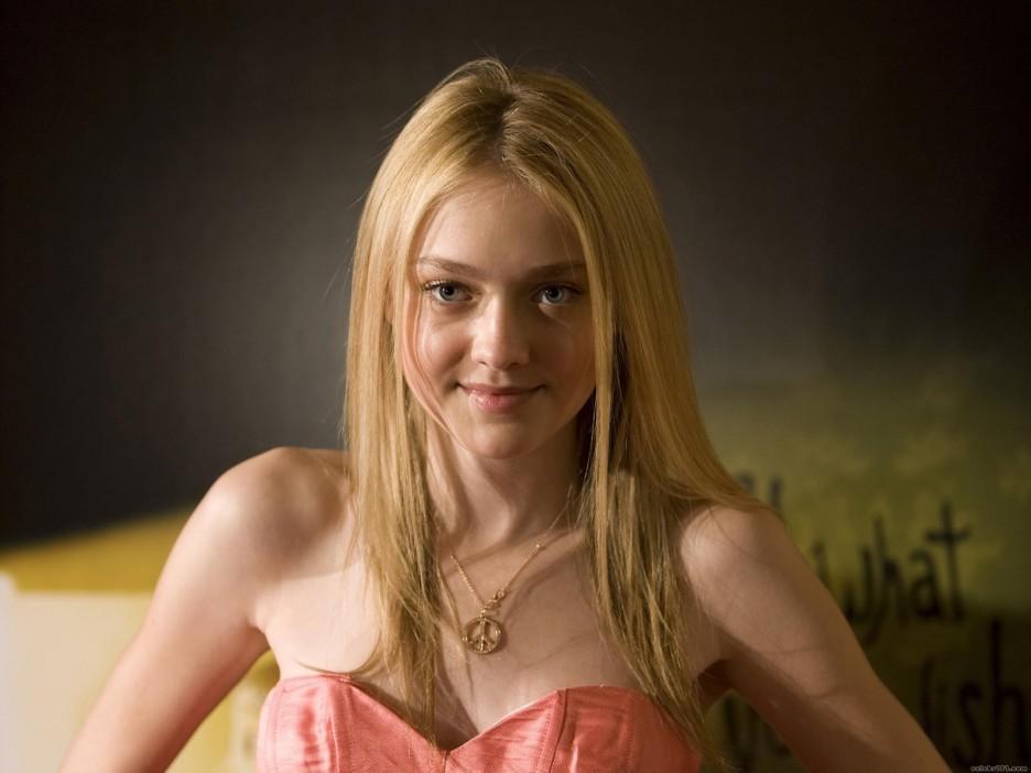 Dakota Fanning Hot Images