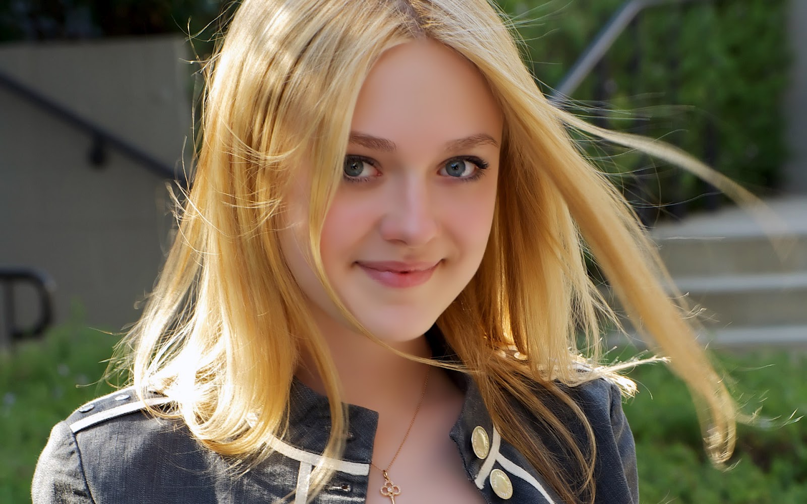 Dakota Fanning Hot Images