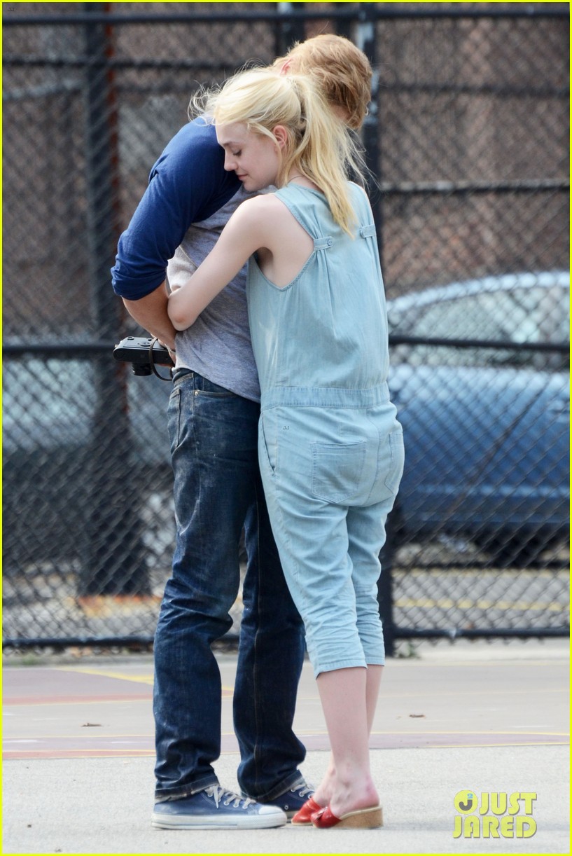 Dakota Fanning Very Good Girls Pictures