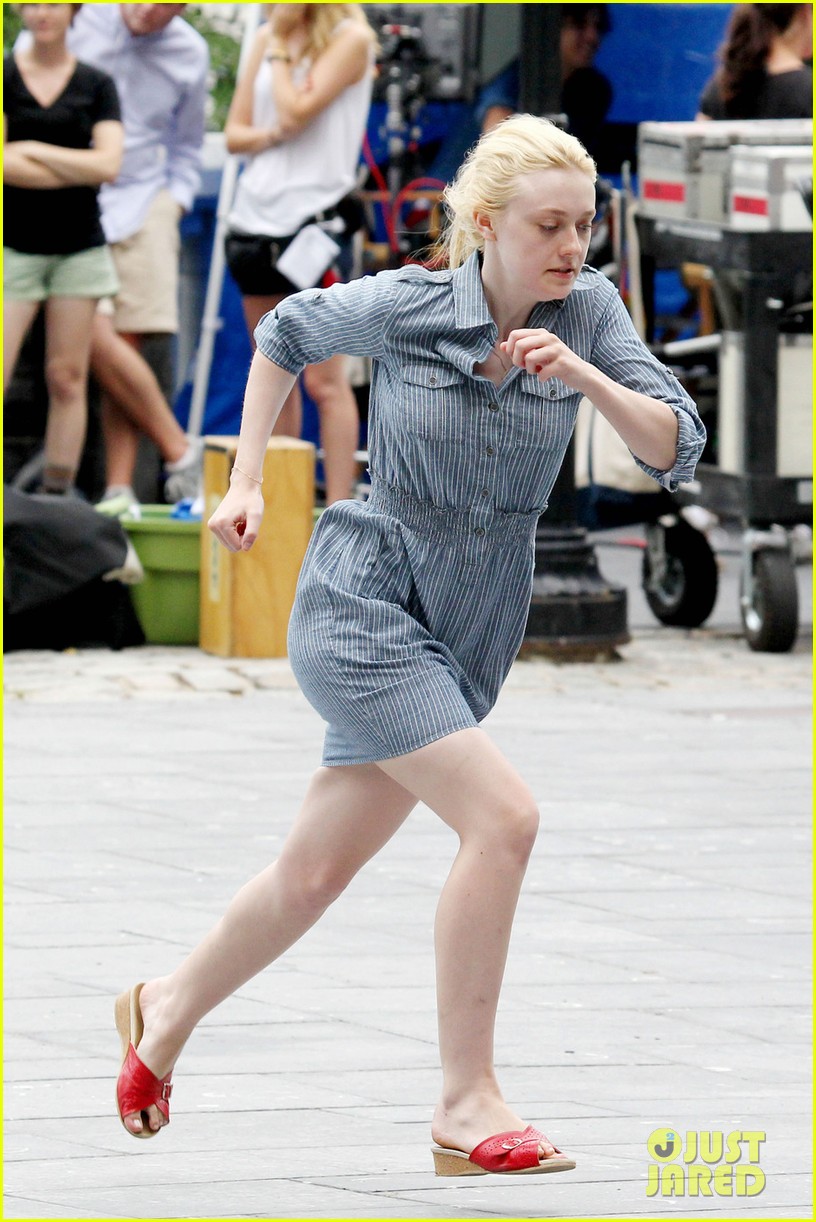 Dakota Fanning Very Good Girls Pictures