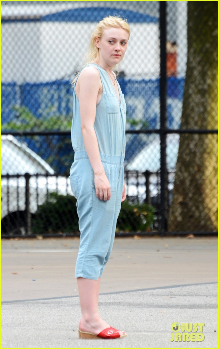 Dakota Fanning Very Good Girls Pictures