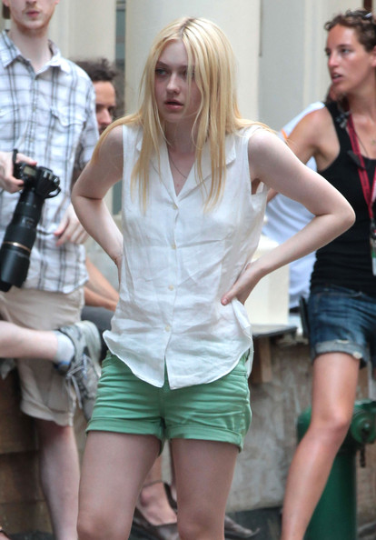 Dakota Fanning Very Good Girls Pictures