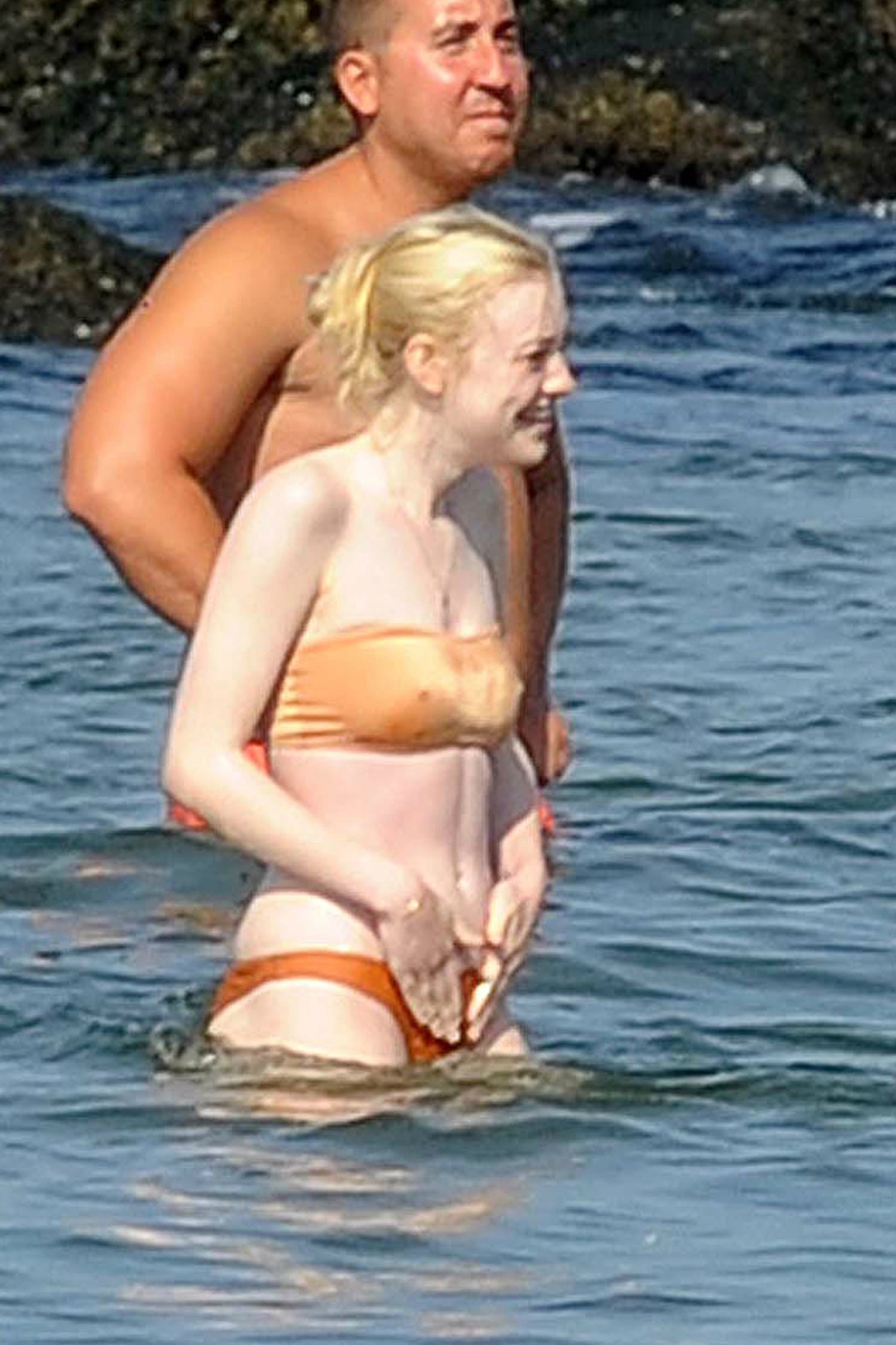 Dakota Fanning Very Good Girls Release Date