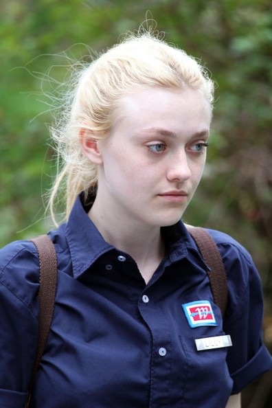 Dakota Fanning Very Good Girls Scene