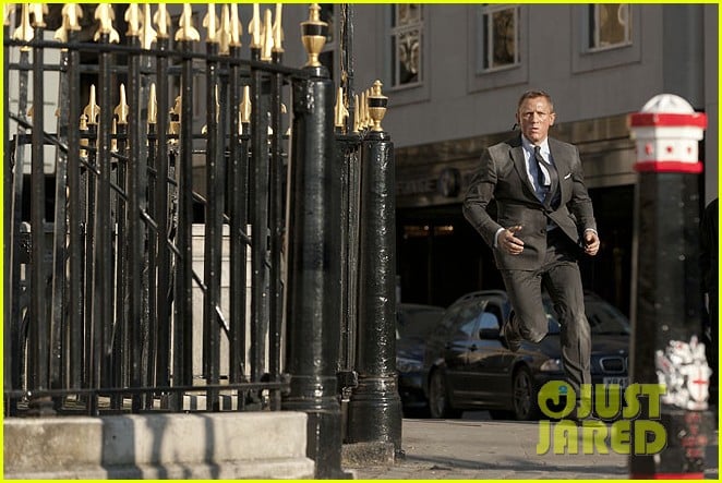 Daniel Craig Shirtless Skyfall