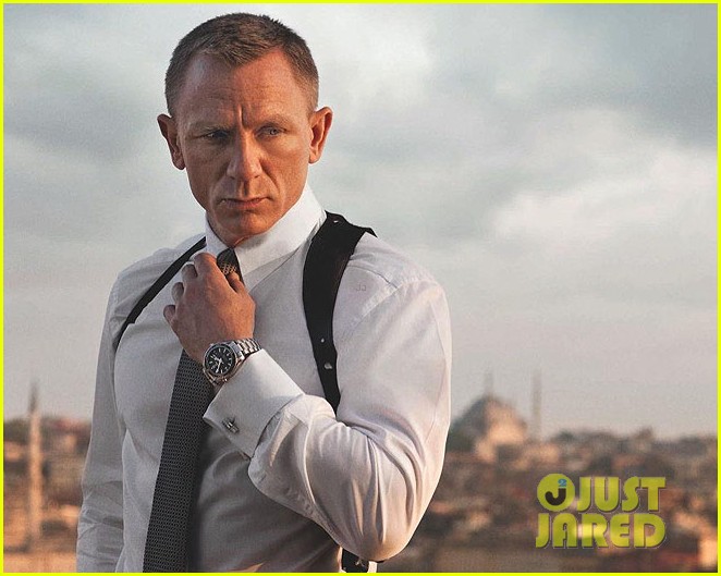 Daniel Craig Shirtless Skyfall