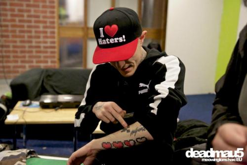 Deadmau5 Head Black And Red