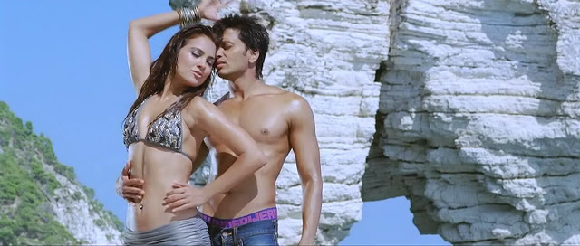 Deepika Padukone Hot In Bikini In Housefull