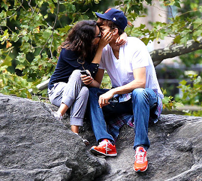 Demi Moore And Ashton Kutcher Kissing