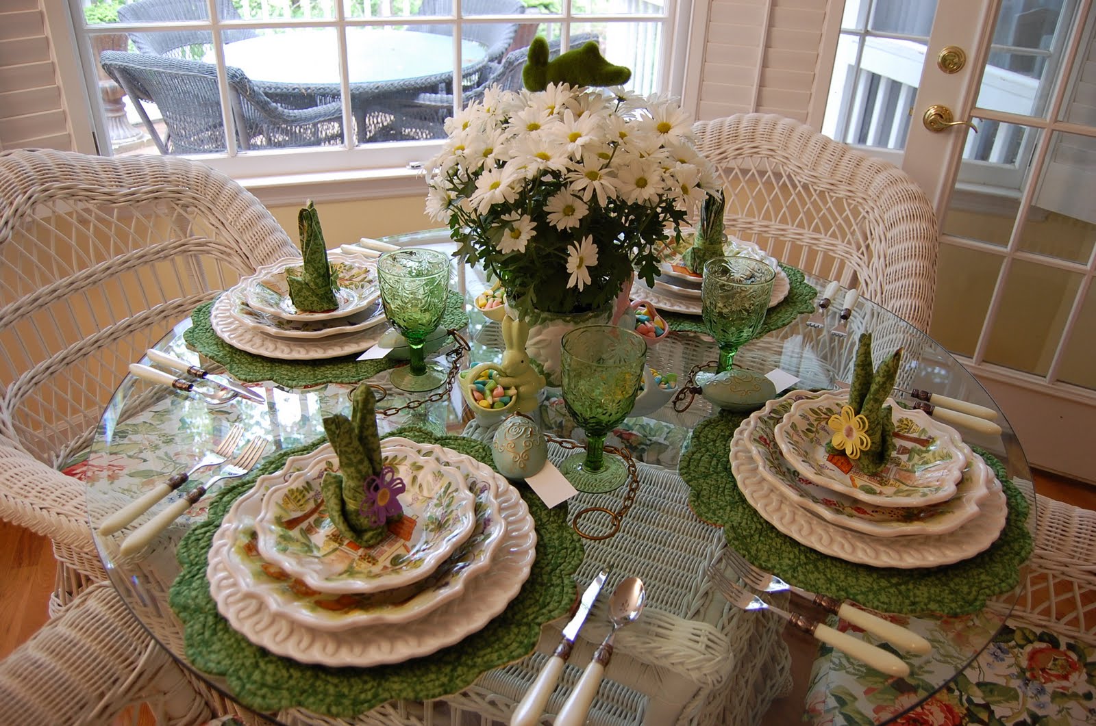 Easter Table Settings Images