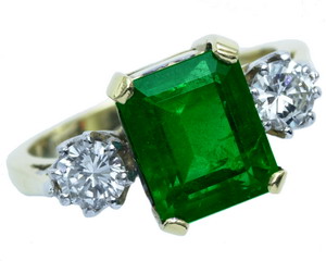 Emerald Engagement Rings Uk