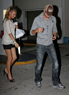 Enrique Iglesias Anna Kournikova 2012