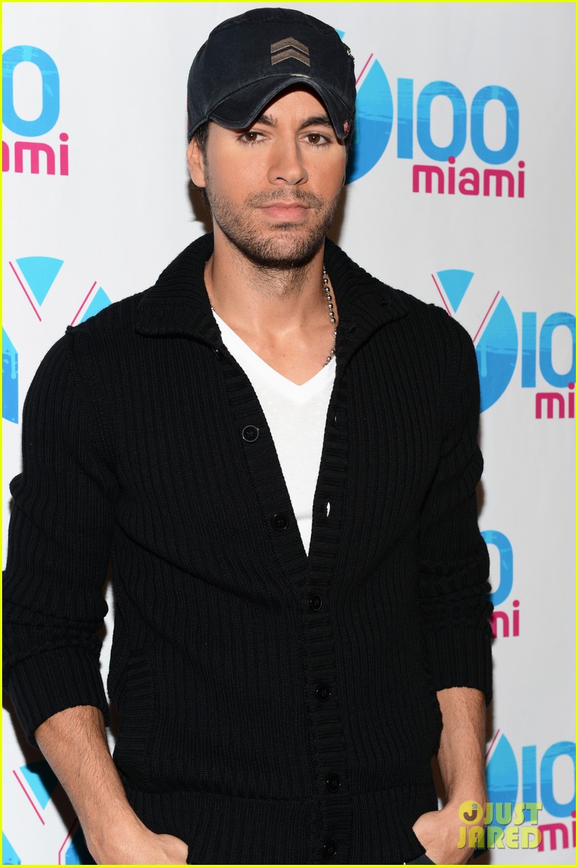 Enrique Iglesias Anna Kournikova 2012