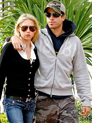 Enrique Iglesias Anna Kournikova Kissing