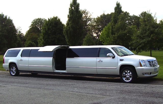 Escalade Limo 2013