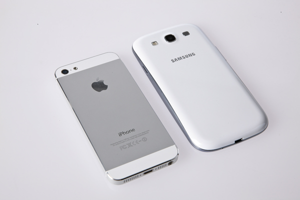 Features Of Samsung Galaxy S3 Vs Iphone 5