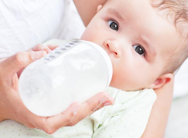 Feeding Baby Bottle While Lying Down